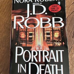 J.D. Robb 'Portrait in Death' Book